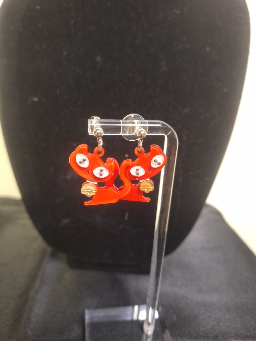 Playful Red Cat Dangle Earrings - Unbranded - Picture 3 of 4